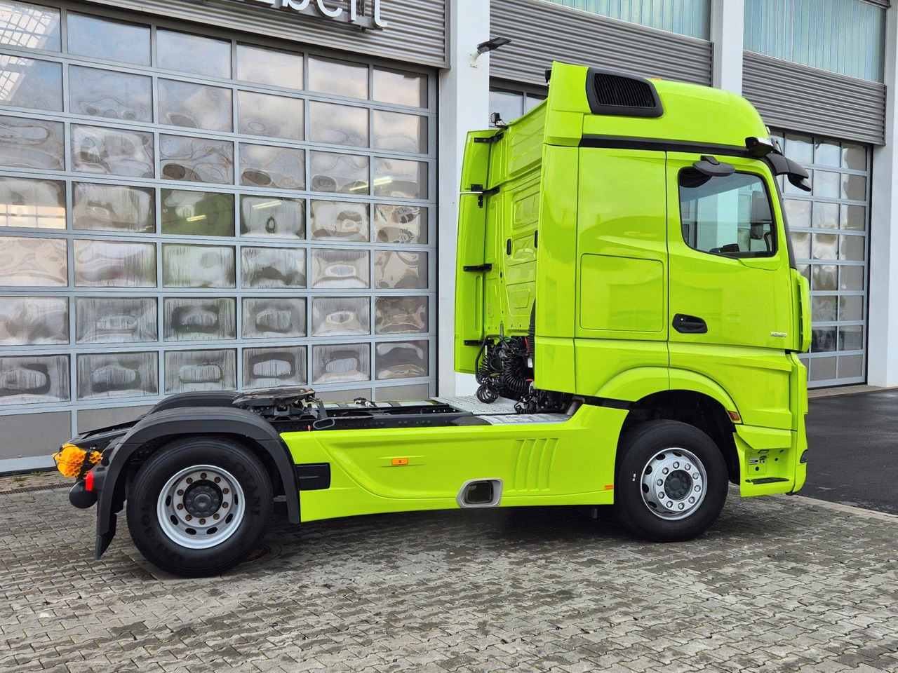 Tractor truck Mercedes-Benz Actros 1851 LS Öl-Retarder Standklima Mirror Big: picture 28
