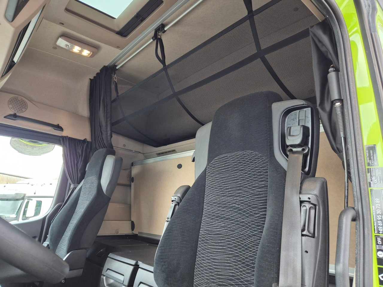 Tractor truck Mercedes-Benz Actros 1851 LS Öl-Retarder Standklima Mirror Big: picture 12
