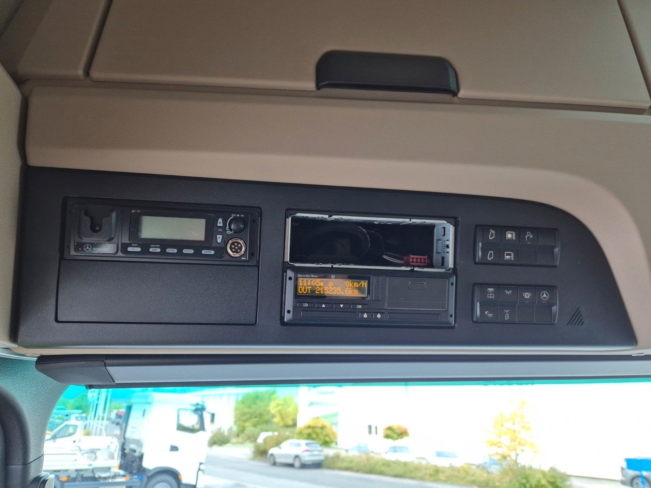 Tractor truck Mercedes-Benz Actros 1851 LS Öl-Retarder Standklima Mirror Big: picture 22