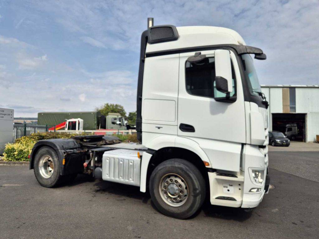 Mercedes-Benz Arocs 1845 LS 4x4 HAD Retarder Hydraulik Navi Mercedes-Benz Arocs 1845 LS 4x4 HAD Retarder Hydraulik Navi - Tractor truck: picture 3 Mercedes-Benz Arocs 1845 LS 4x4 HAD Retarder Hydraulik Navi Mercedes-Benz Arocs 1845 LS 4x4 HAD Retarder Hydraulik Navi - Tractor truck: picture 3