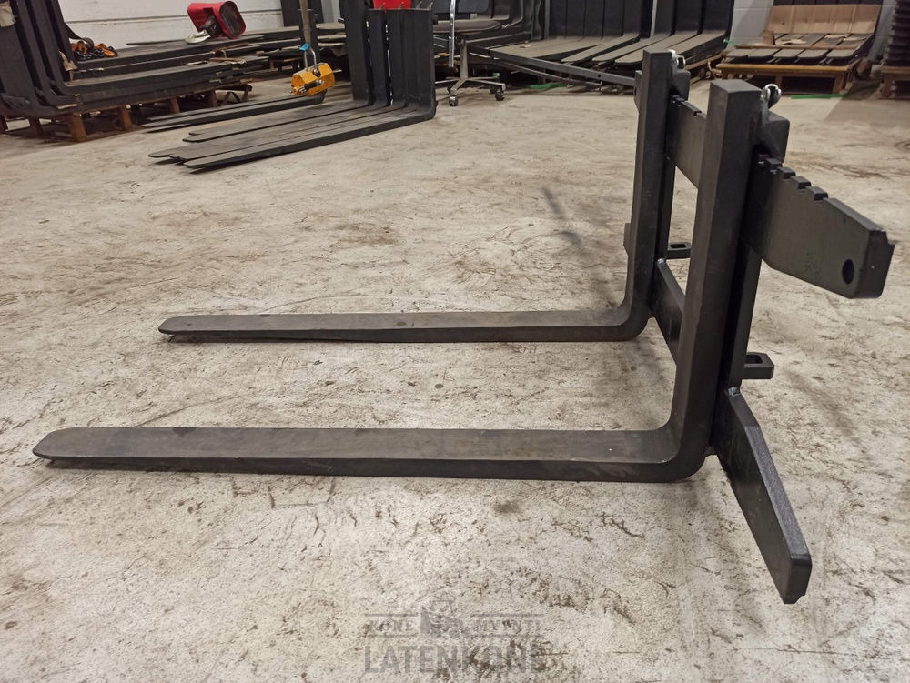 Laten Trukkipiikit 1600kg 1100mm/1000mm 2A Avant - Forks for Construction machinery: picture 4 Laten Trukkipiikit 1600kg 1100mm/1000mm 2A Avant - Forks for Construction machinery: picture 4
