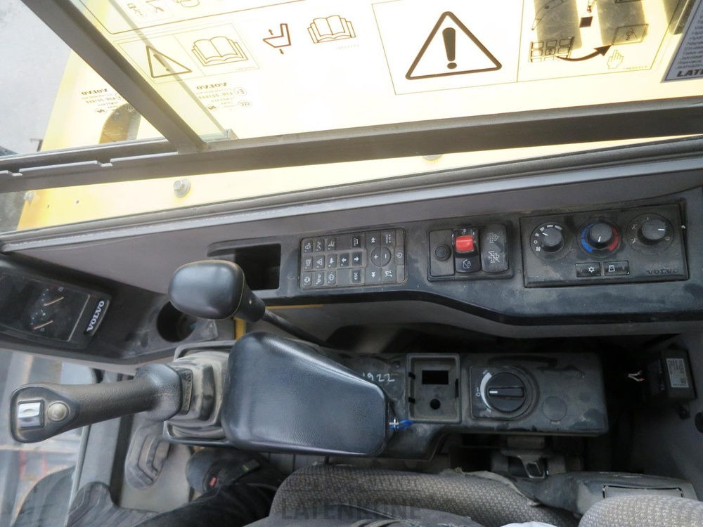 Crawler excavator Volvo ECR88D SMP Rototiltti: picture 18