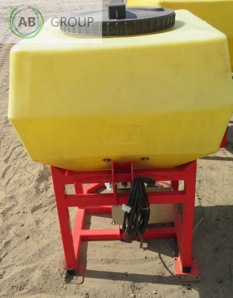 APV Salt spreader 250 l DAMAGED / ON STOCK - Fertilizer spreader: picture 4 APV Salt spreader 250 l DAMAGED / ON STOCK - Fertilizer spreader: picture 4
