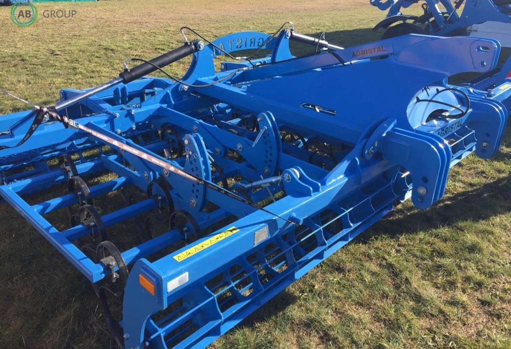 Hydraulically folding seedbed cultivator 4,2 m Agristal AU - Cultivator: picture 3 Hydraulically folding seedbed cultivator 4,2 m Agristal AU - Cultivator: picture 3