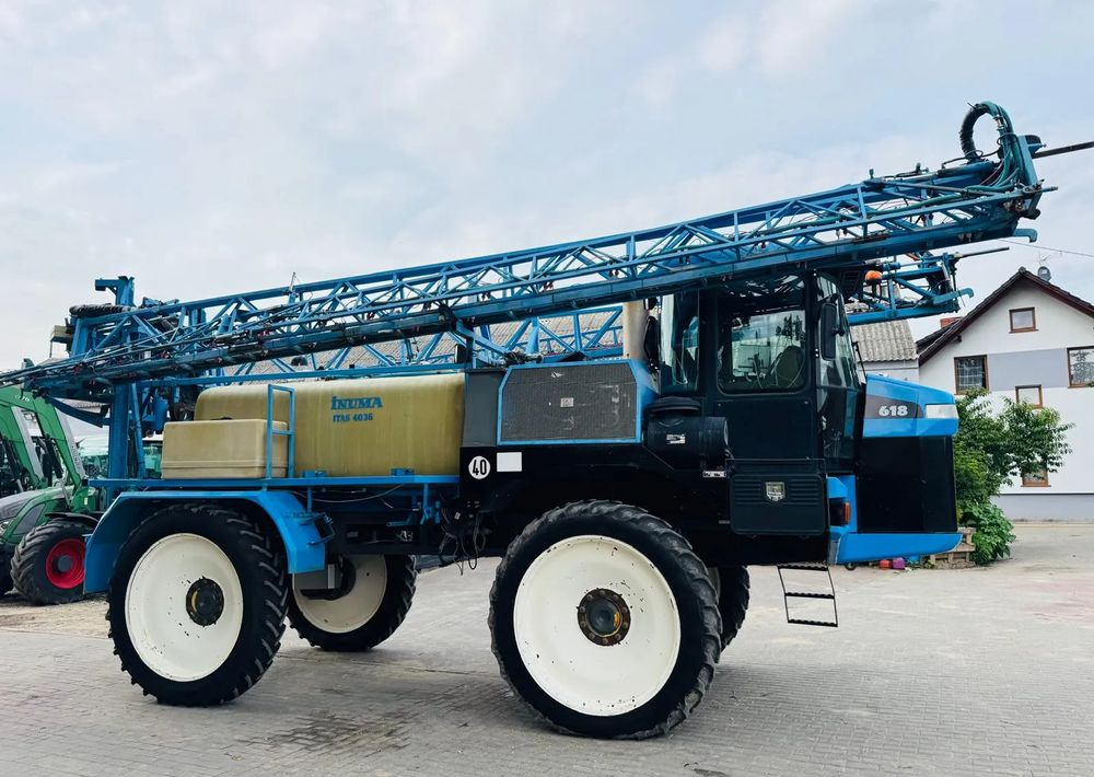 Challenger ROGATOR 618 - Self-propelled sprayer: picture 2 Challenger ROGATOR 618 - Self-propelled sprayer: picture 2