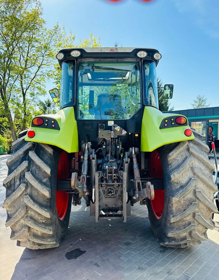 Claas Arion 410 - Farm tractor: picture 3 Claas Arion 410 - Farm tractor: picture 3