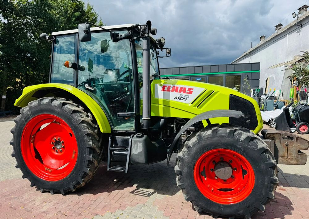 Farm tractor Claas Axos 330: picture 6