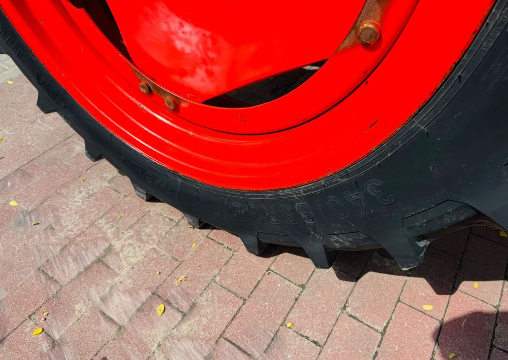 Farm tractor Claas Axos 330: picture 13