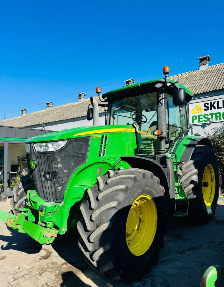 Farm tractor John Deere 7250R: picture 10