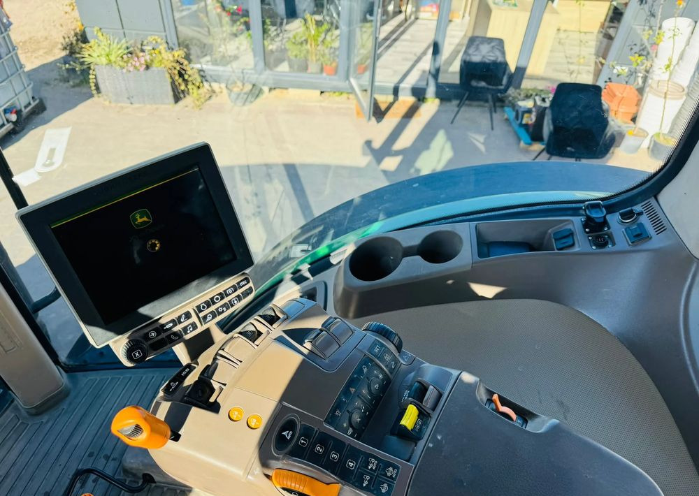 Farm tractor John Deere 7250R: picture 20