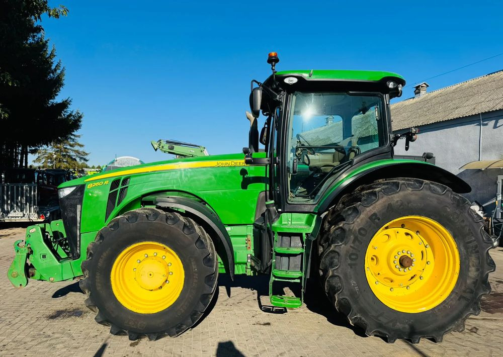 John Deere 8345R - Farm tractor: picture 5 John Deere 8345R - Farm tractor: picture 5