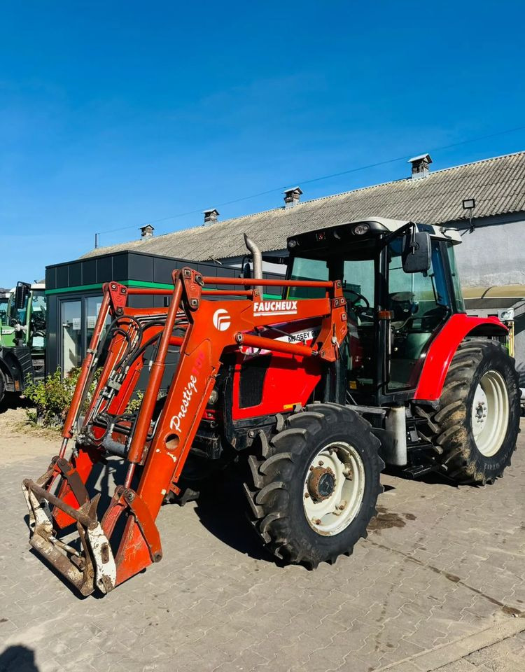 Massey Ferguson 6490 Dyna 6 - Farm tractor: picture 1 Massey Ferguson 6490 Dyna 6 - Farm tractor: picture 1