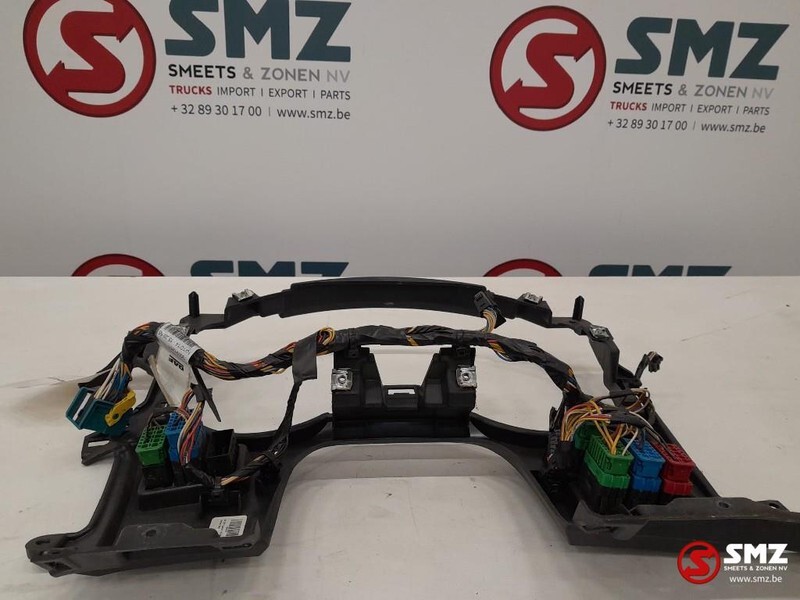 DAF Occ dashbord DAF XF 1951834 - Cab and interior for Truck: picture 3 DAF Occ dashbord DAF XF 1951834 - Cab and interior for Truck: picture 3