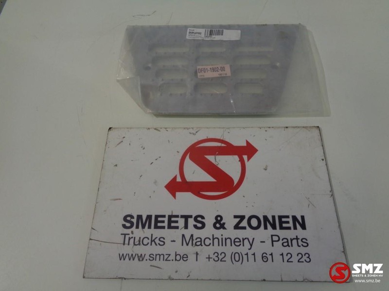 Diversen Opstapplaat 95xf- xf95- xf105 - Footstep for Truck: picture 1 Diversen Opstapplaat 95xf- xf95- xf105 - Footstep for Truck: picture 1