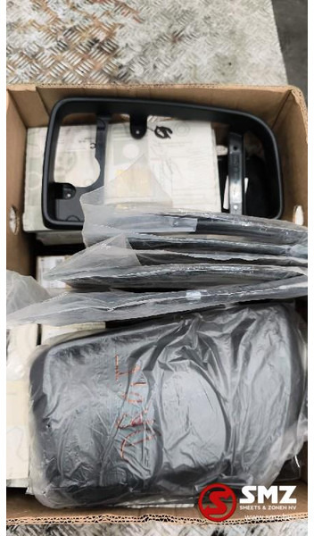 Mercedes-Benz Lot onderdelen Mercedes - Rear view mirror for Truck: picture 1 Mercedes-Benz Lot onderdelen Mercedes - Rear view mirror for Truck: picture 1