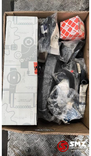 Mercedes-Benz Lot onderdelen Mercedes - Rear view mirror for Truck: picture 1 Mercedes-Benz Lot onderdelen Mercedes - Rear view mirror for Truck: picture 1