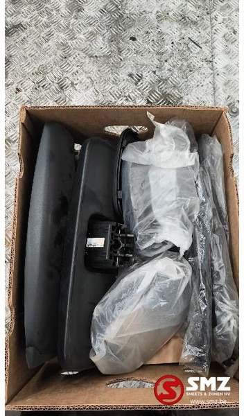 Mercedes-Benz Lot onderdelen Mercedes - Rear view mirror for Truck: picture 1 Mercedes-Benz Lot onderdelen Mercedes - Rear view mirror for Truck: picture 1