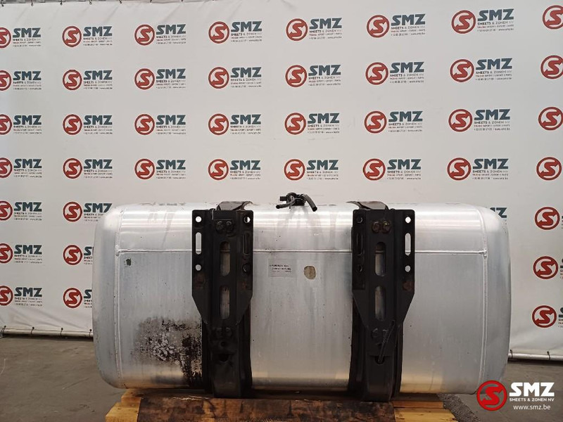 Mercedes-Benz Occ brandstoftank met steunen 570L Mercedes - Fuel tank for Truck: picture 2 Mercedes-Benz Occ brandstoftank met steunen 570L Mercedes - Fuel tank for Truck: picture 2