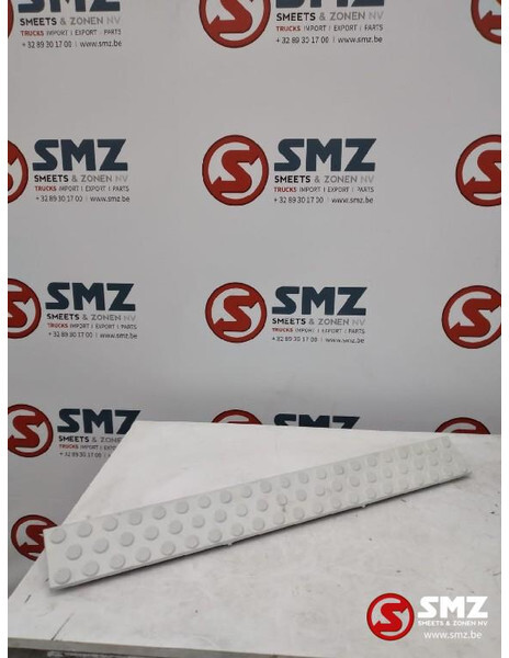 Mercedes-Benz Occ opstapplaat bumper Mercedes Actros MP2 A943885 - Bumper for Truck: picture 1 Mercedes-Benz Occ opstapplaat bumper Mercedes Actros MP2 A943885 - Bumper for Truck: picture 1