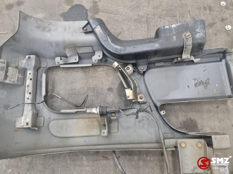 Mercedes-Benz Occ voorbumper links Mercedes Actros MP2 - Bumper for Truck: picture 2 Mercedes-Benz Occ voorbumper links Mercedes Actros MP2 - Bumper for Truck: picture 2