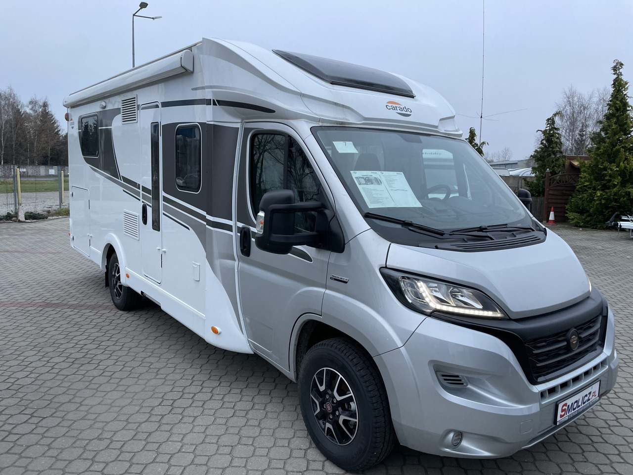 Semi-integrated motorhome CARADO T459 2022: picture 1