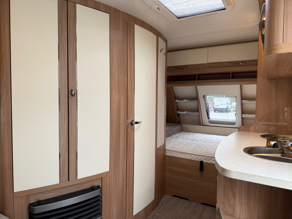 Caravan Hobby De Luxe 455 UF 2020: picture 6 Caravan Hobby De Luxe 455 UF 2020: picture 6