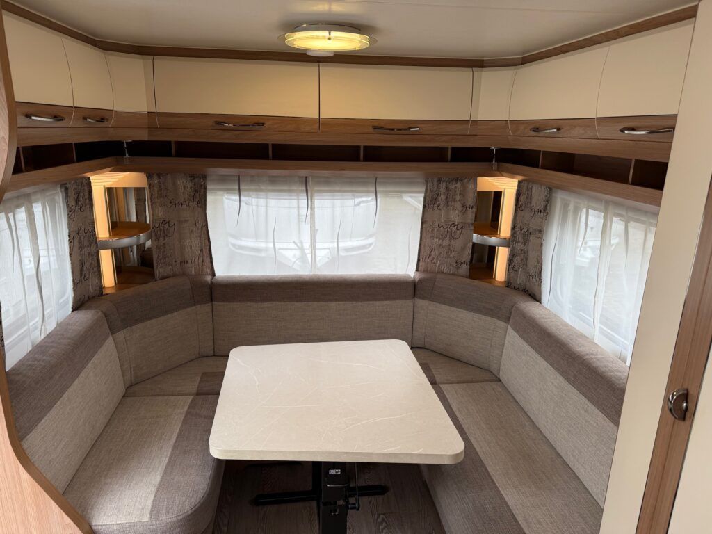 Caravan Hobby De Luxe 455 UF 2020: picture 12 Caravan Hobby De Luxe 455 UF 2020: picture 12
