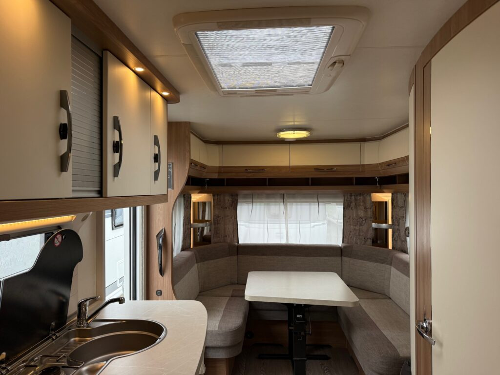 Caravan Hobby De Luxe 455 UF 2020: picture 8 Caravan Hobby De Luxe 455 UF 2020: picture 8