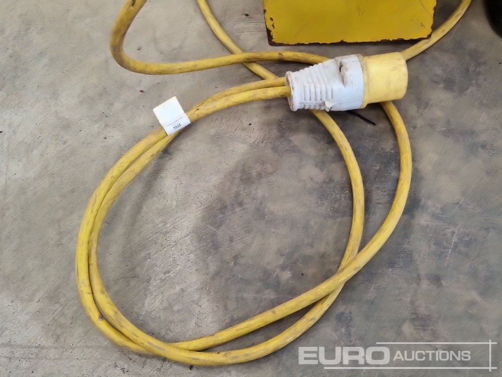 Construction equipment 110 Volt Splitter Box, 25m Extension Reel (3 of): picture 11