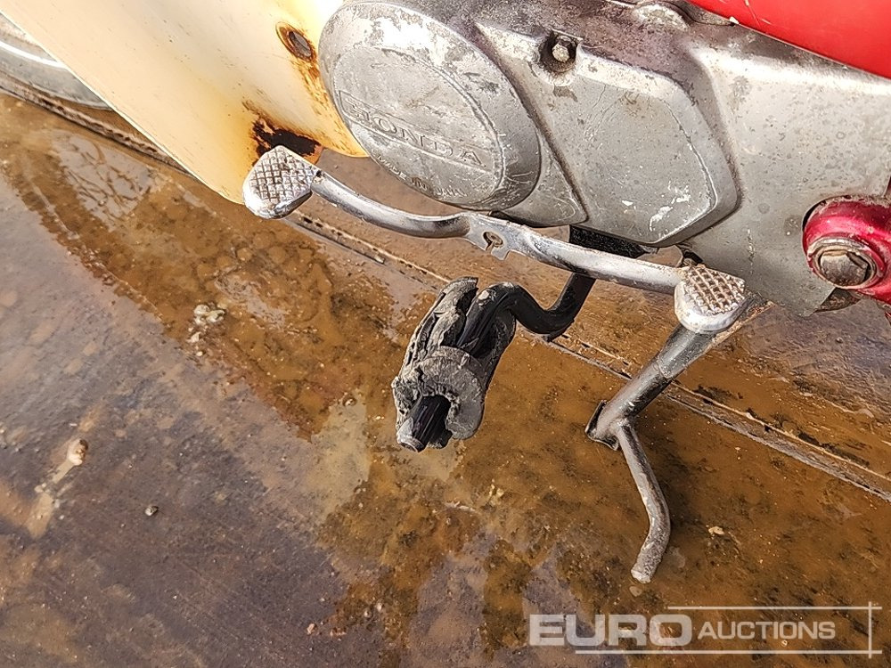 Motorcycle 1995 Honda Cub 90 Moped (Category C Insurance Loss) (Mileage Cannot be Verified): picture 11