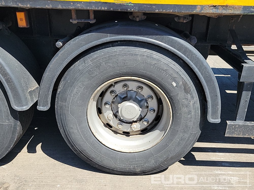 Dropside/ Flatbed semi-trailer 1999 Don-Bur Twin Axle Flatbed Trailer: picture 12