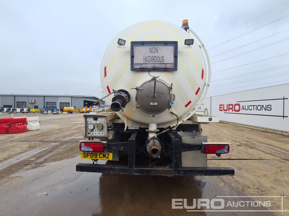 2009 MAN TGS26.320 - Tanker truck: picture 4 2009 MAN TGS26.320 - Tanker truck: picture 4