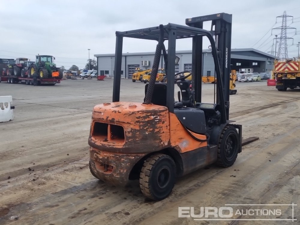 2012 Doosan D30S-5 - Forklift: picture 5 2012 Doosan D30S-5 - Forklift: picture 5