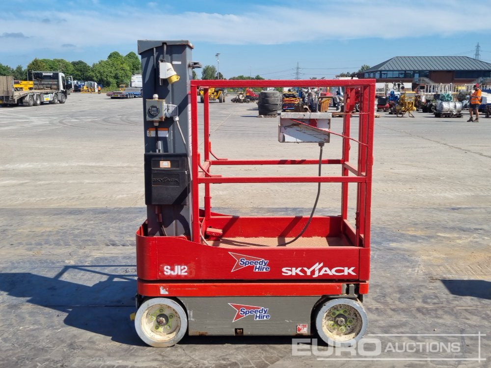 Aerial platform 2014 SkyJack SJ12: picture 6