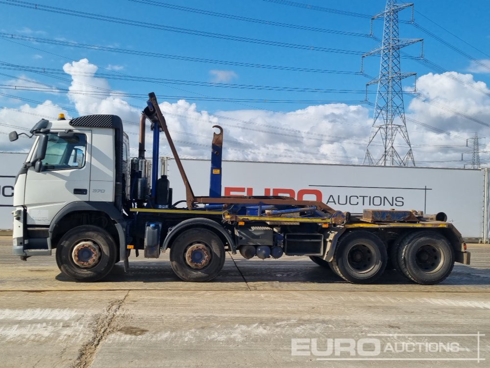 2014 Volvo FM370 - Hook lift truck: picture 2 2014 Volvo FM370 - Hook lift truck: picture 2