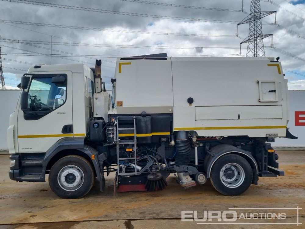 2015 DAF LF55.220 - Road sweeper: picture 2 2015 DAF LF55.220 - Road sweeper: picture 2