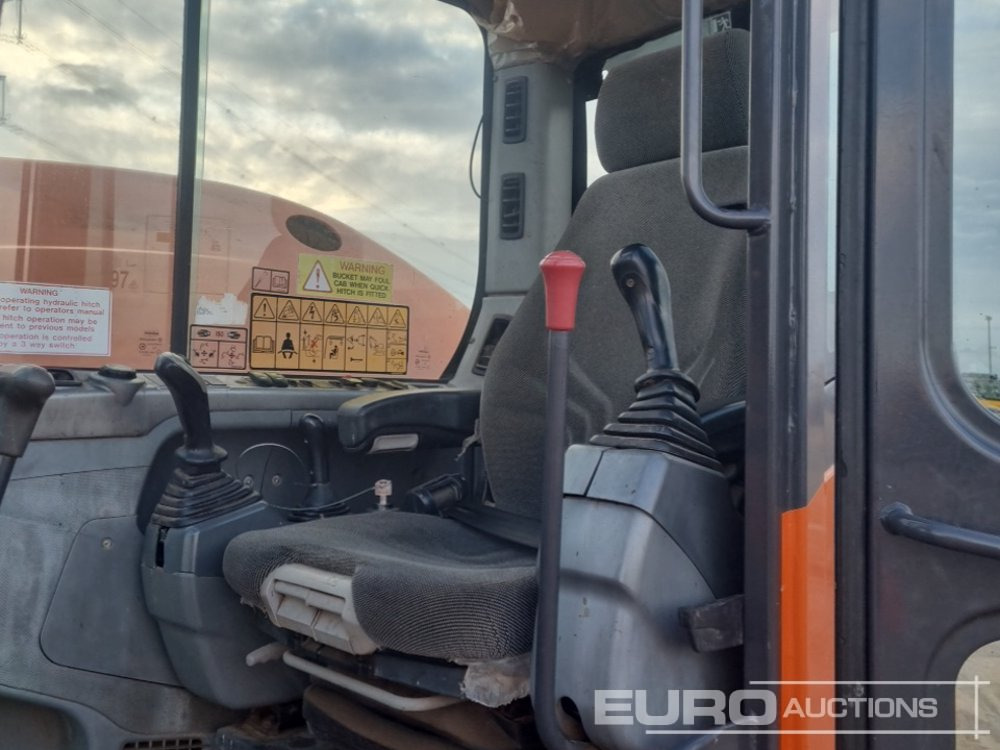 Mini excavator 2017 Doosan DX62R-3: picture 36