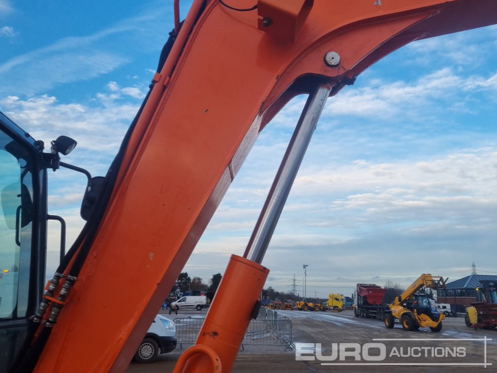 Mini excavator 2017 Doosan DX62R-3: picture 25