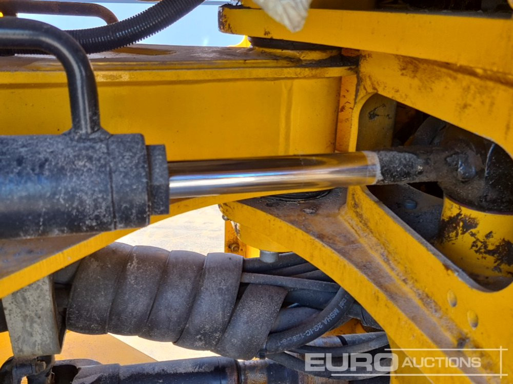 Wheel loader 2017 JCB 411: picture 19