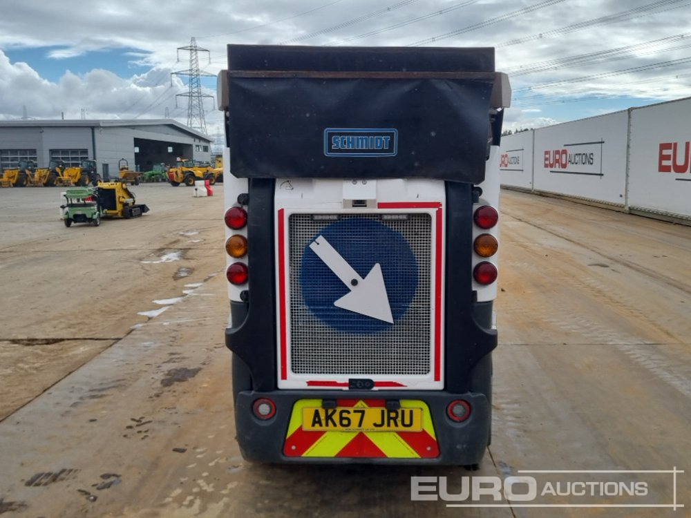 2017 Schmidt 4x2 Road Sweeper, Reverse Camera, A/C - Road sweeper: picture 4 2017 Schmidt 4x2 Road Sweeper, Reverse Camera, A/C - Road sweeper: picture 4