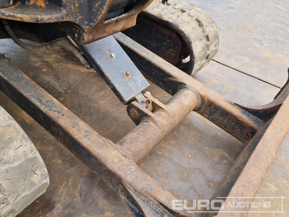 Mini excavator 2018 Hitachi ZX33U-5A CLR: picture 29