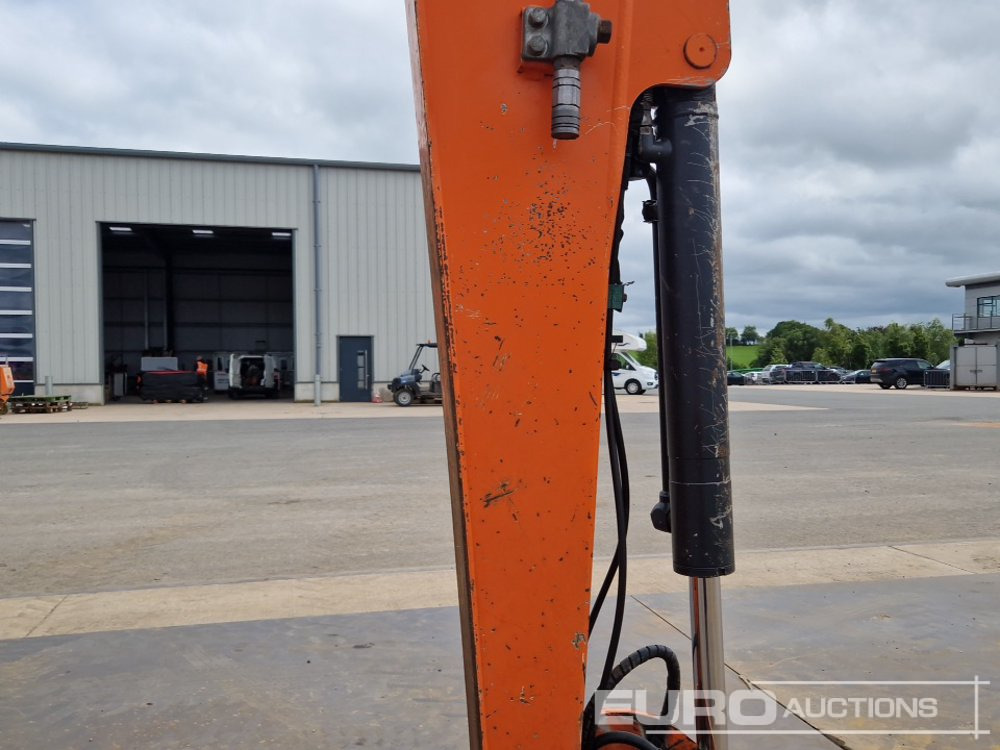 Mini excavator 2018 Hitachi ZX33U-5A CLR: picture 36