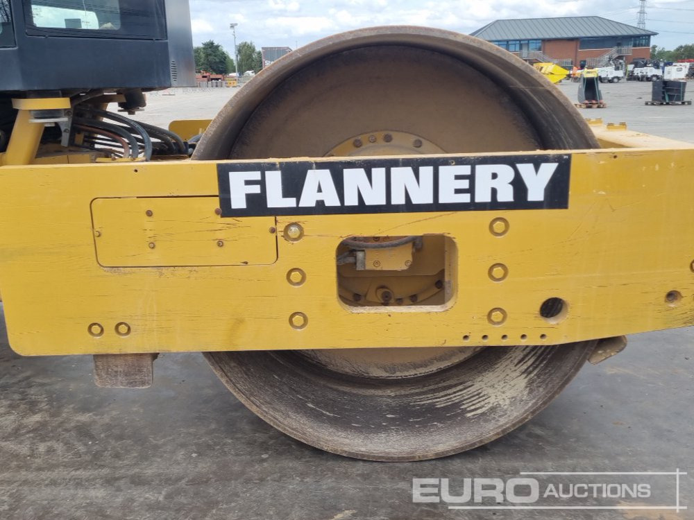 Roller 2019 CAT CS66B: picture 13
