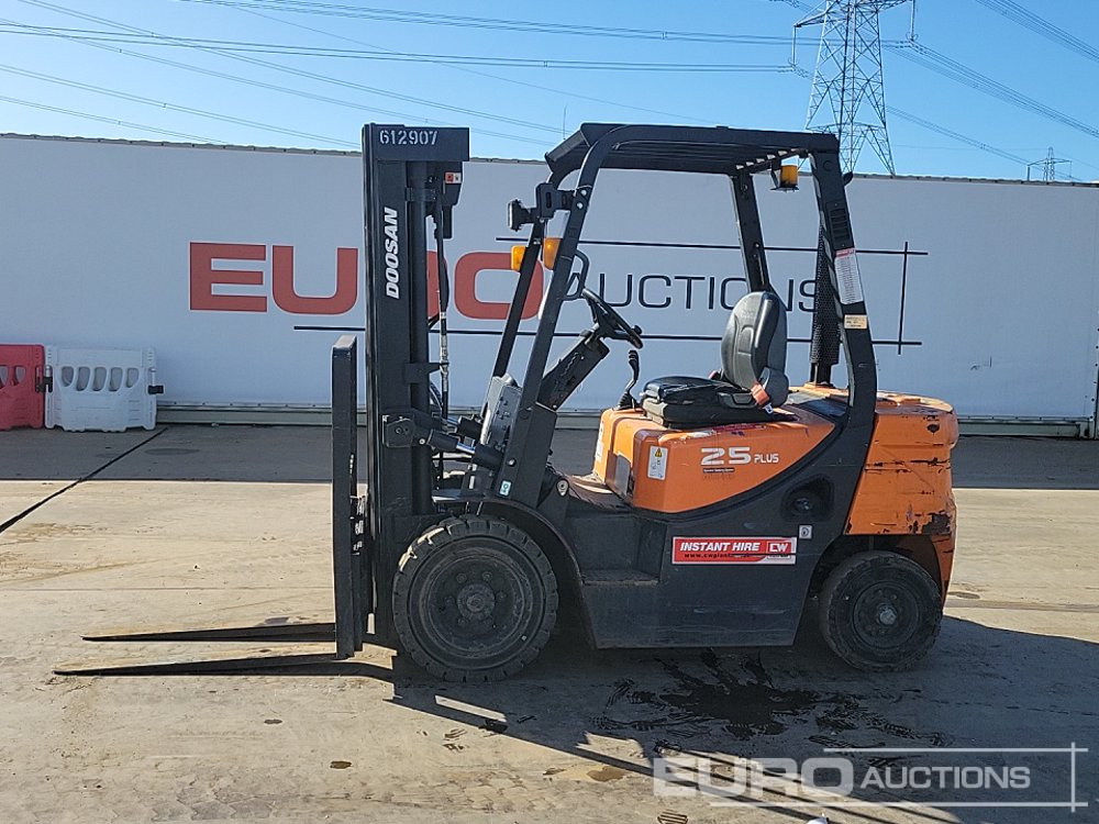 2020 Doosan D25GP - Forklift: picture 2 2020 Doosan D25GP - Forklift: picture 2