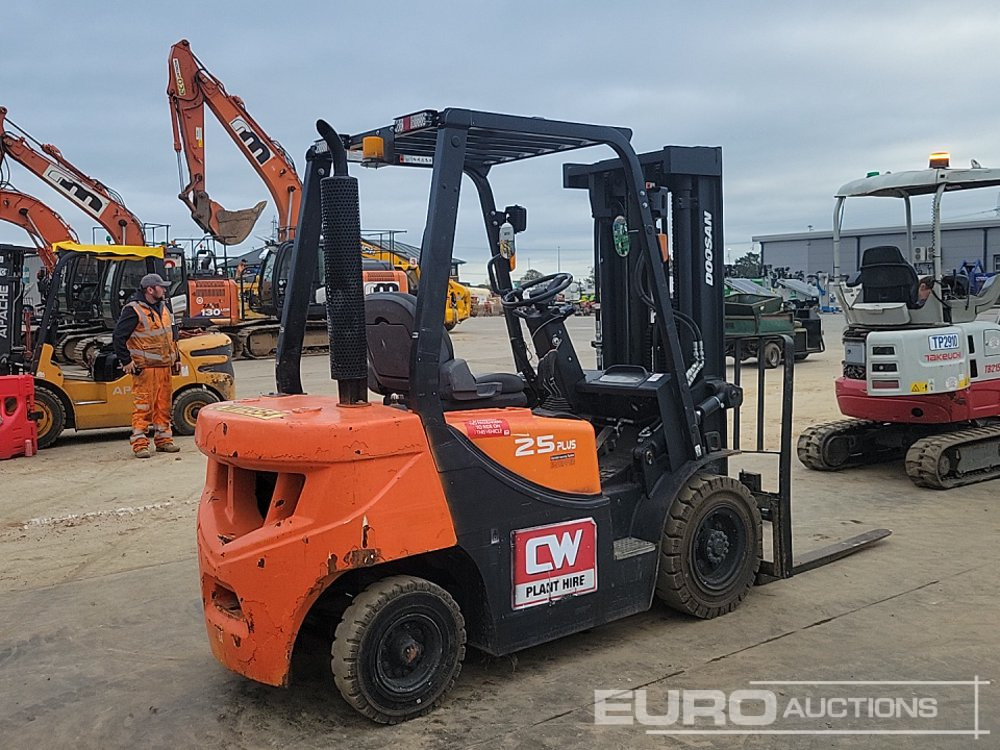 2020 Doosan D25GP - Forklift: picture 5 2020 Doosan D25GP - Forklift: picture 5