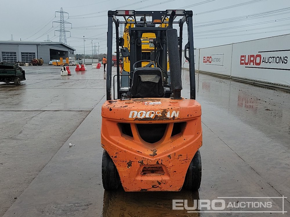 2020 Doosan D30GP - Forklift: picture 4 2020 Doosan D30GP - Forklift: picture 4