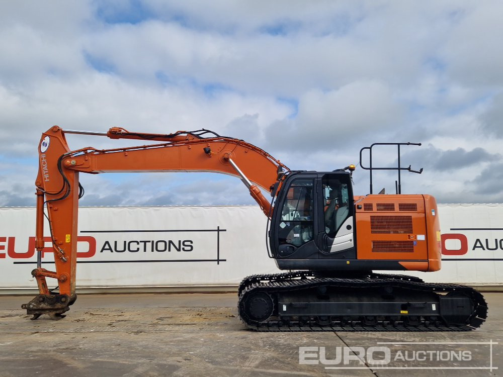 2020 Hitachi ZX225USRLC-6 - Crawler excavator: picture 2 2020 Hitachi ZX225USRLC-6 - Crawler excavator: picture 2