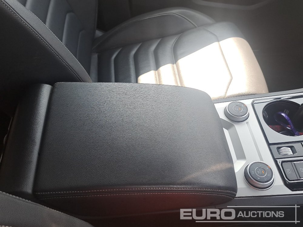 SUV 2021 Volkswagen Touareg: picture 32