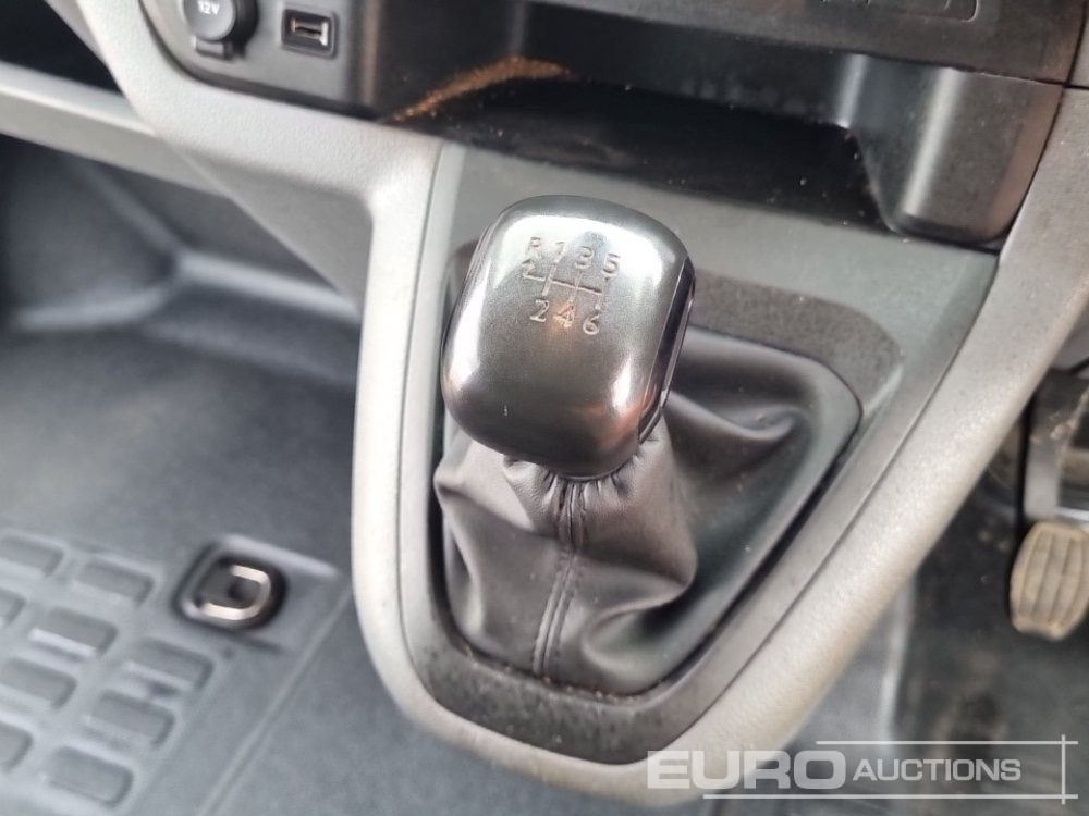Small van 2022 Peugeot Expert: picture 32