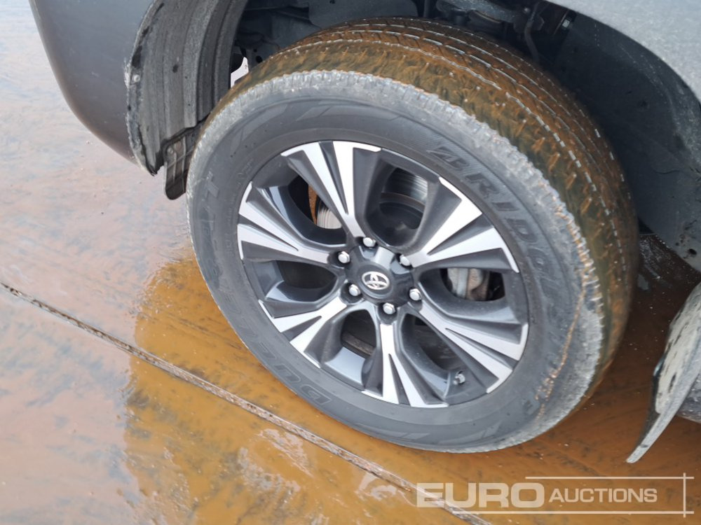 SUV 2022 Toyota Land Cruiser: picture 9